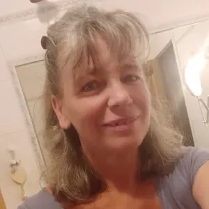 Employée de maison sérieuse depuis 25 ans.