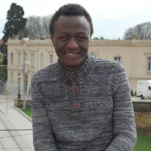 English teacher looking for part time job