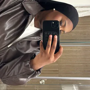 Babysitting peu expérimenté dans le 45 