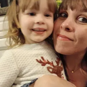 Je cherche une baby sitter avec horaires atypique 