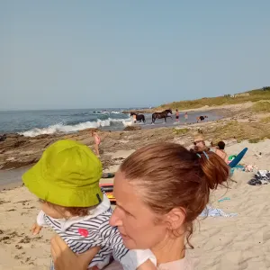 Je recherche une baby-sitter 