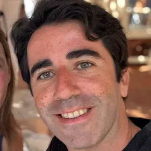 Je recherche une baby sitter