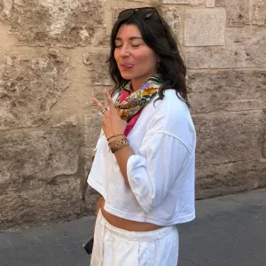 Lila, Recherche job étudiant à Paris. 