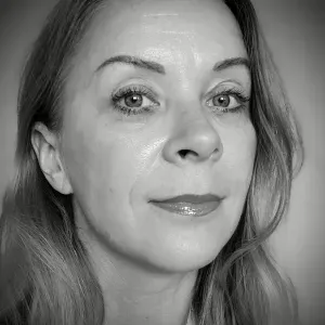 Auxiliaire parentale quadrilingue.