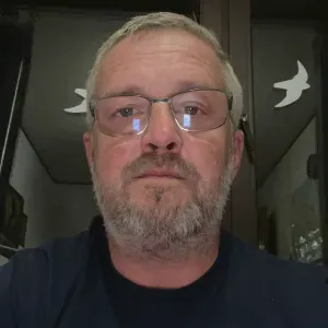 I'm looking for a petsitter near me