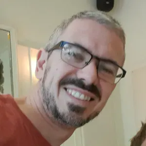 Je recherche une baby-sitter