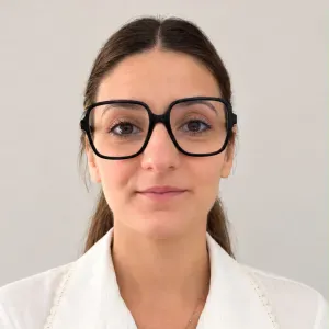 Auxiliaria de Saúde com 6 anos de experiência