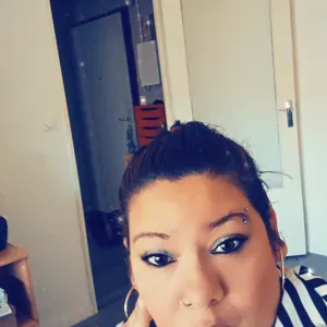 𝖥𝖾𝗆𝗆𝖾 𝖽𝖾 𝗆𝖾𝗇𝖺𝗀𝖾 38300