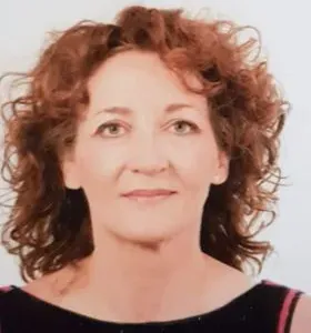 Busco trabajo como limpiadora de hogar y oficinas.