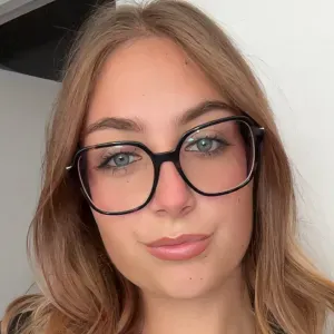 Baby-sitter expérimentée, travailleuse en maternelle 