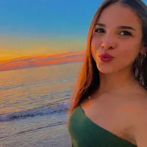 Étudiante infirmière et Baby-Sitter 