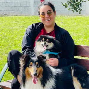 Apaixonada por animais, especialista em cães e gatos
