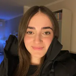 Babysitter di 19 anni, pistoia 