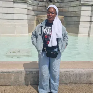  Je  suis Cynthia auxiliaire parentale (nounou) expérimenté 
