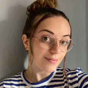 Babysitter étudiante en orthophonie à Bouc Bel Air 