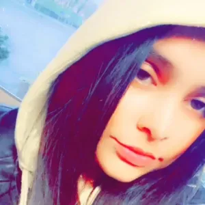 experienced babysitter looking for a job !!!