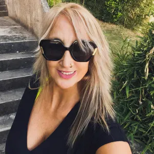 Técnica Auxiliar de Saúde - Cuidadora e apoio a idosos  