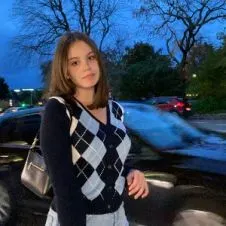 Étudiante 17 ans garde d'enfants