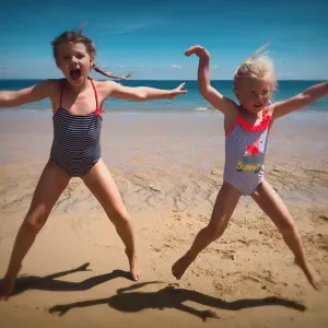 Baby-sitter filles 9 & 13 ans à Villeneuve d'Ascq