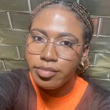 Étudiante en Licence Administration