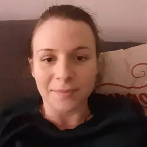 AVS cherche du travail auprès des personnes fragiles