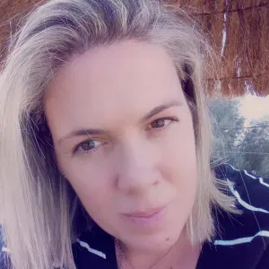 Empregada de limpeza zona Amares