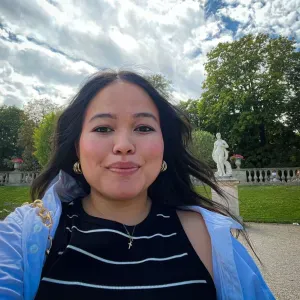 Ta super baby-sitter,zen même sous une pluie de jus de pomme