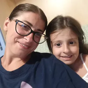 Cerco baby sitter due settimane al mese 