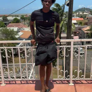 Baby-sitter disponible sur kourou