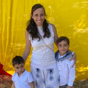 Busco externa para cuidado de niños y limpieza Guadarrama