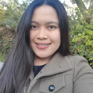 Experienced babysitter looking for a fulltime job 
