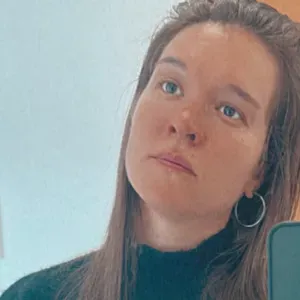 Empregada de limpeza organizada e de confiança 