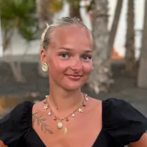 Baby-sitter expérimentée autour de Merville !