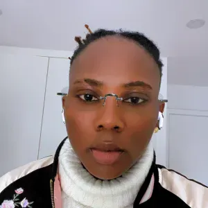 Responsible cleaning employee in Porto.