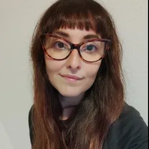 Disponibile come babysitter e assistenza anziani