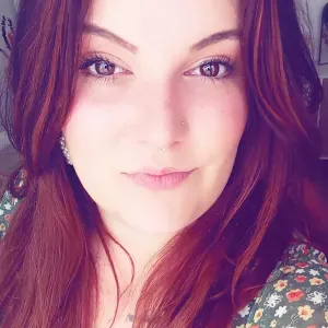 Je suis disponible pour vous aider 