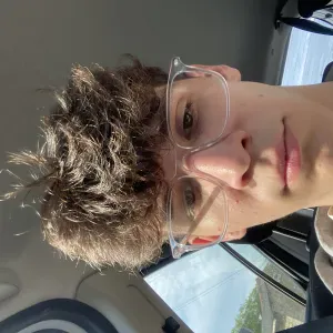 Baby-sitter à Buxerolles, avec de l'expérience 