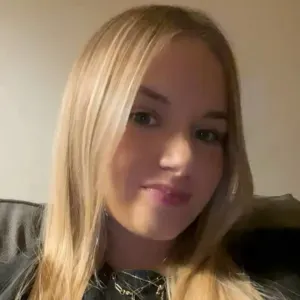 Étudiante pour aide aux devoirs/ prof particulière 