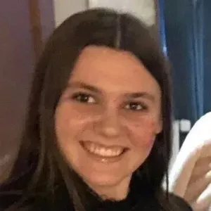 Babysitter motivée et à l'écoute de vos besoins 