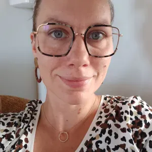 Femme d'entretien à domicile césu