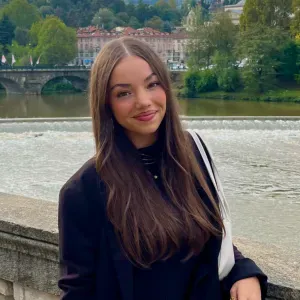 Baby-sitter expérimentée autour de Paris