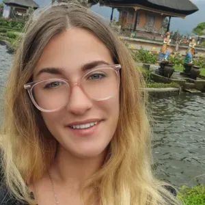 Profesional cleaning lady and house help