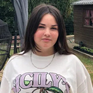 Baby-sitter, aide aux quotidien, aux devoirs et activités 