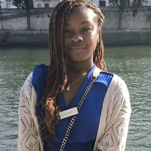 Promeneuse de chien à Serris et ses alentours