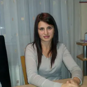 Sono una donna con 12 anni di esperienza nelle pulizie