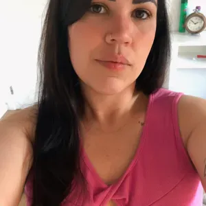 Baby-sitter com experiência em tomar 