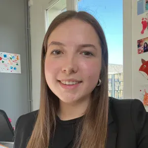 Baby-sitter disponible sur Angers et les alentours 