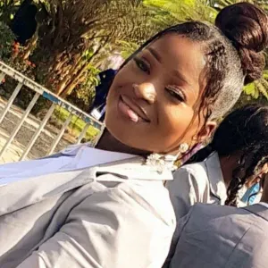 Je cherche une baby-sitter à domicile