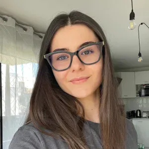 Baby-sitter dispo juin et juillet 