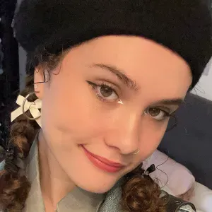 Baby-sitter étudiante en région parisienne 